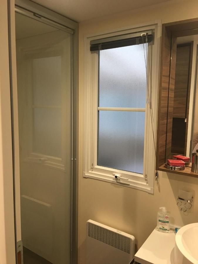 Mobilhome Familial 6 A 7 P 3 Chambres 42 M2 Saint Brevin Les Pierres Couchees Exteriér fotografie