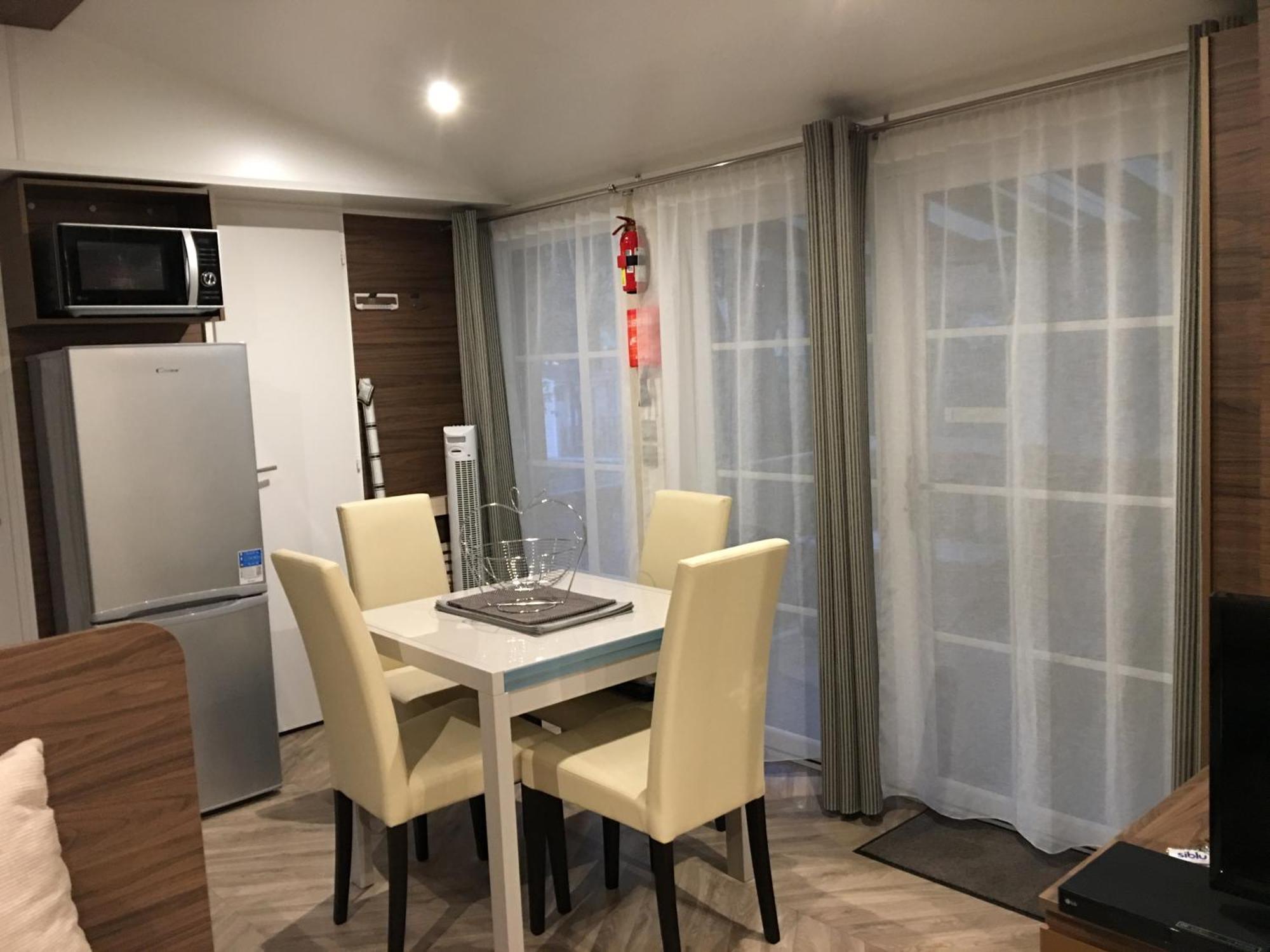 Mobilhome Familial 6 A 7 P 3 Chambres 42 M2 Saint Brevin Les Pierres Couchees Exteriér fotografie